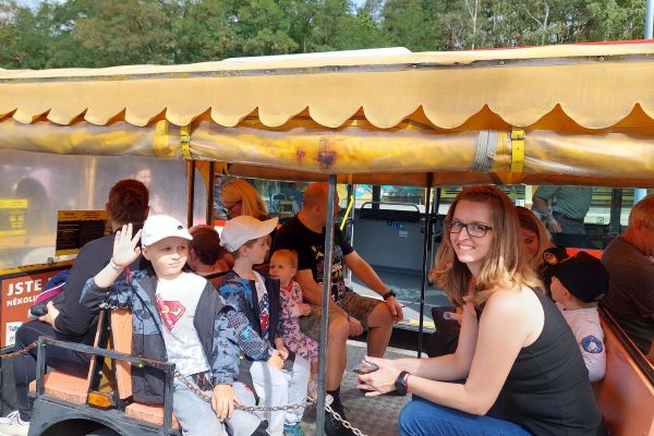 Hlasování spolku a výlet do ZOO Plzeň vláčkem